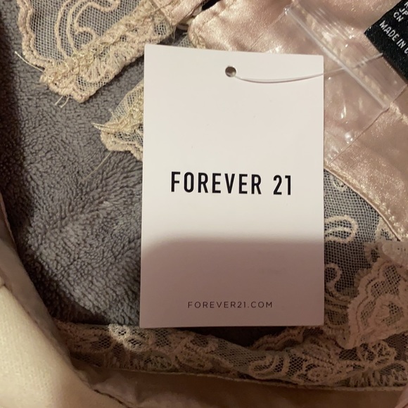 Cute top - Picture 5 of 5